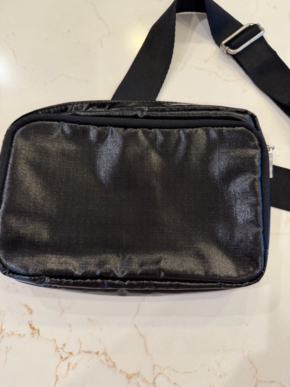 NWOT Baggallini Nylon Belt Bag with Adjustable Strap Metallic Black - Picture 2 of 9